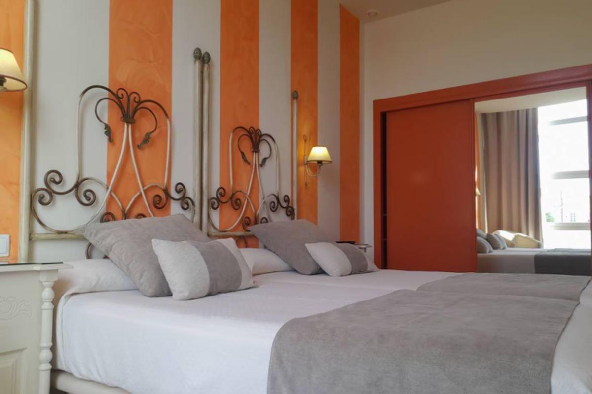 Crisol Chiclana Hotel Chiclana de la Frontera Bagian luar foto