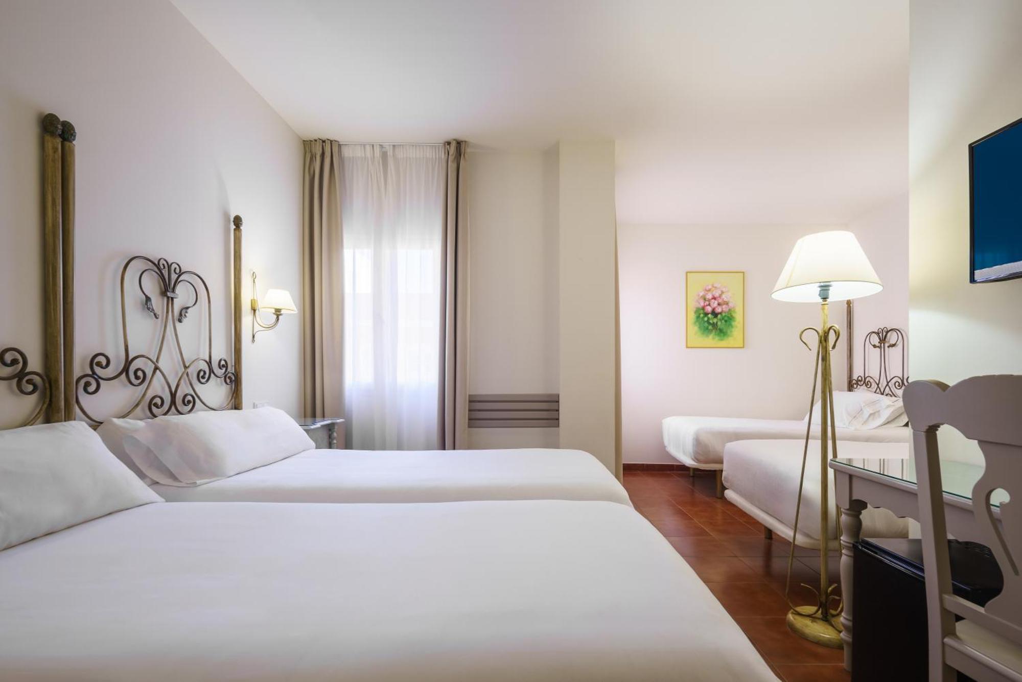 Crisol Chiclana Hotel Chiclana de la Frontera Bagian luar foto