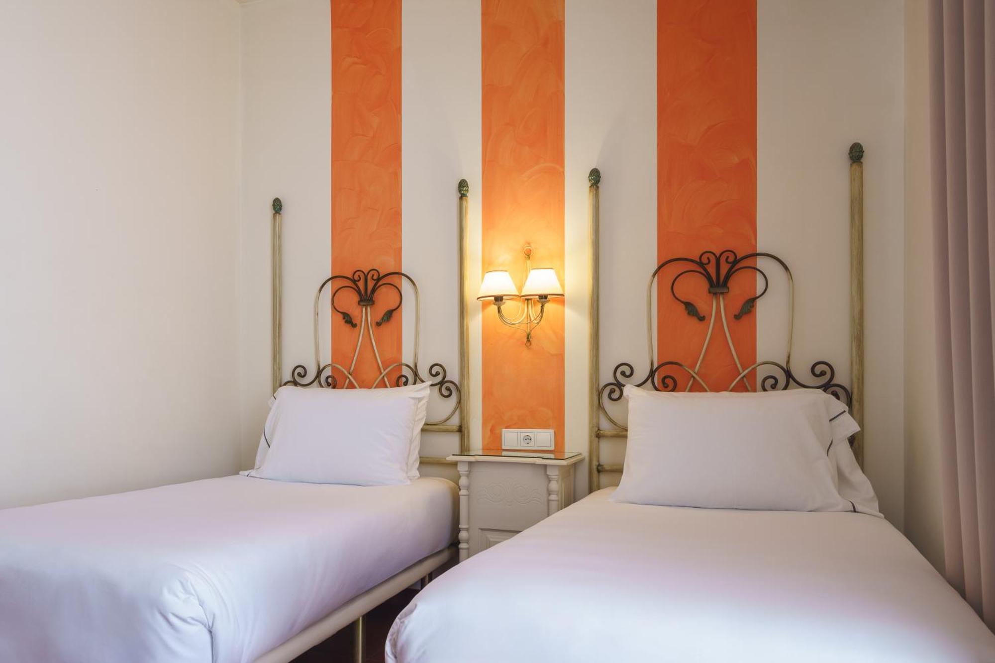 Crisol Chiclana Hotel Chiclana de la Frontera Bagian luar foto